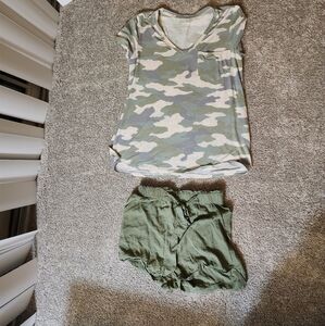 EUC Juniors size small Army Camo top and shorts SO Brand